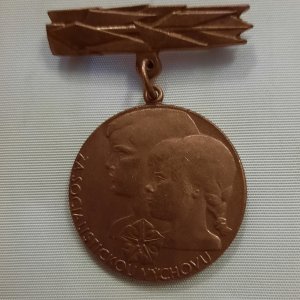 Medaile Socialistického svazu mládeže Za socialistickou výchovu (70. léta)