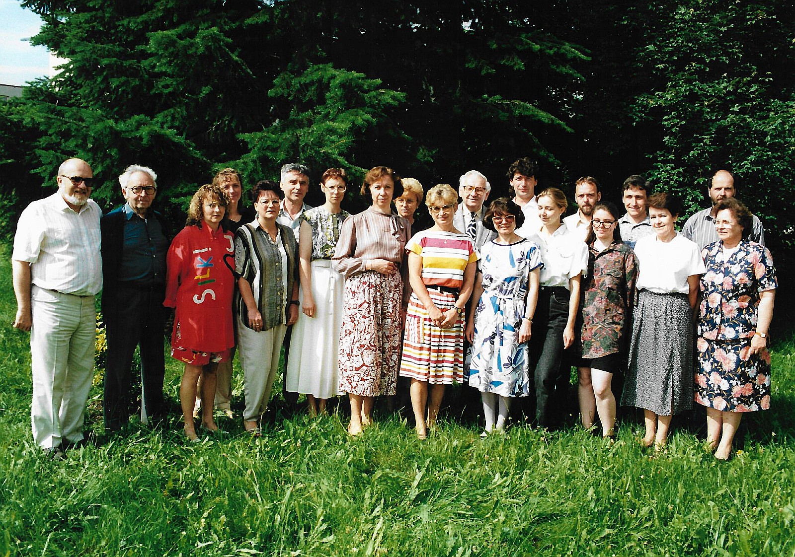 Společná fotografie učitelů - červen 1995