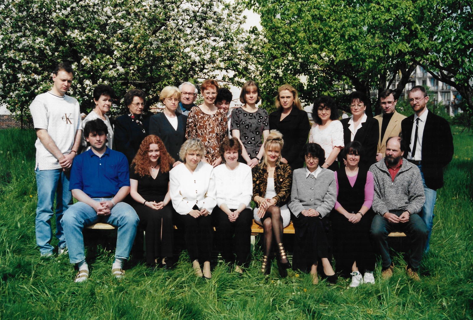 Společná fotografie učitelů - červen 1999